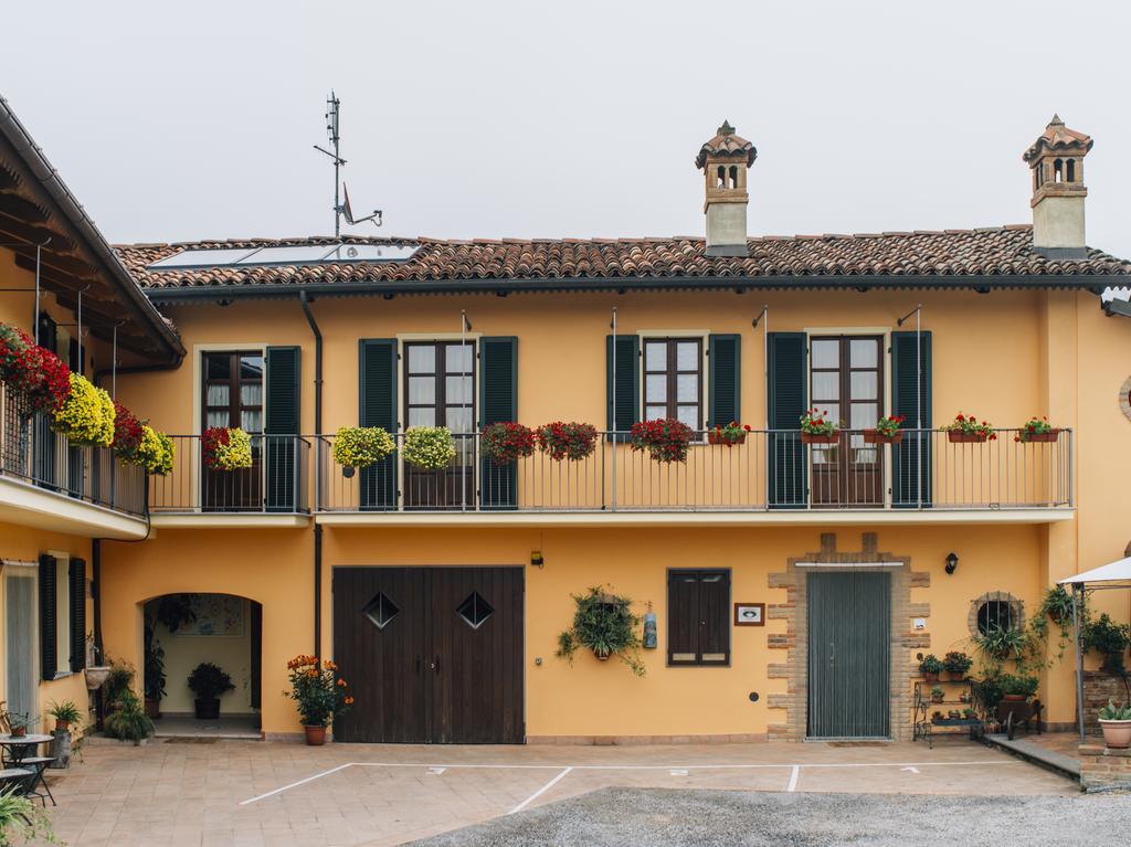 Il Grappolo Vacanze La Morra Extérieur photo